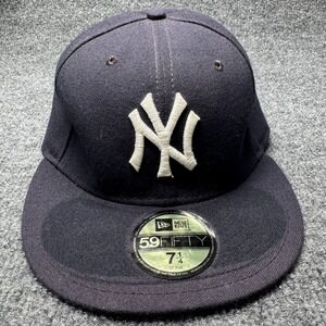 New York Yankees New Era Hat Mens 7 1/4 Navy Blue MLB 59FIFTY Fitted Cap